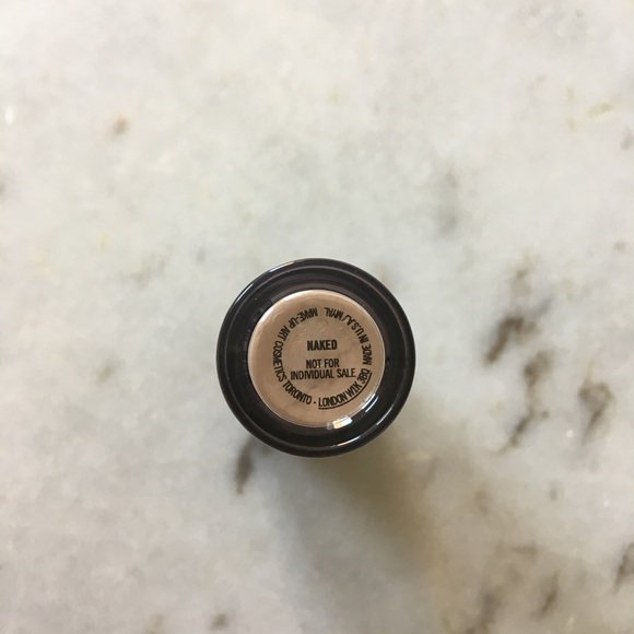 MAC Cosmetic Pigment in Naked - Picture 2 of 3